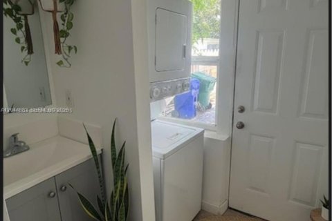 Villa ou maison à vendre à Miami, Floride: 3 chambres, 125.23 m2 № 2270874 - photo 11