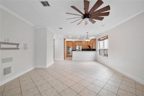 House in Miramar, Florida 4 bedrooms, 233 sq.m. № 2049525 - photo 7