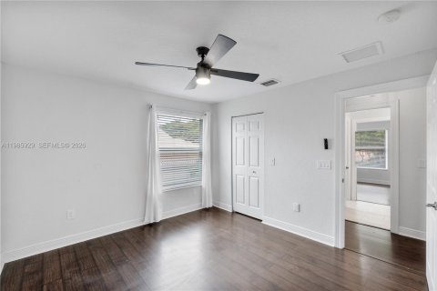 House in Miramar, Florida 4 bedrooms, 233 sq.m. № 2049525 - photo 26