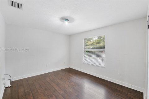 House in Miramar, Florida 4 bedrooms, 233 sq.m. № 2049525 - photo 24