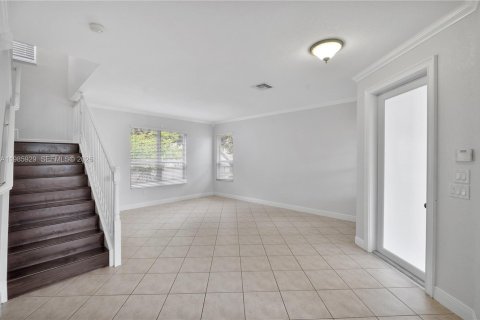 House in Miramar, Florida 4 bedrooms, 233 sq.m. № 2049525 - photo 10