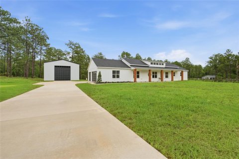 Villa ou maison à Dunnellon, Floride 4 chambres, 218.51 m2 № 2138041