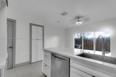 Adosado en alquiler en Homestead, Florida, 3 dormitorios, 108.6 m2 № 2056691 - foto 13