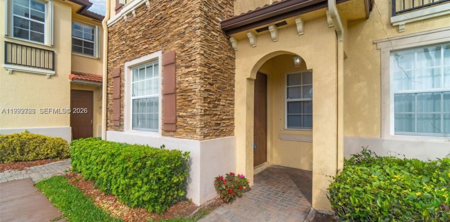 Adosado en Homestead, Florida 3 dormitorios, 108.6 m2 № 2056691
