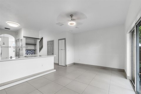 Adosado en alquiler en Homestead, Florida, 3 dormitorios, 108.6 m2 № 2056691 - foto 14