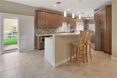 Condominio en venta en Coral Springs, Florida, 4 dormitorios, 216.83 m2 № 2417533 - foto 5