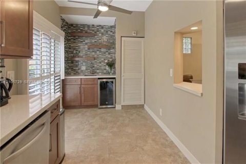 Condominio en venta en Coral Springs, Florida, 4 dormitorios, 216.83 m2 № 2417533 - foto 9