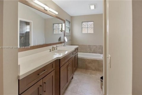 Condominio en venta en Coral Springs, Florida, 4 dormitorios, 216.83 m2 № 2417533 - foto 20