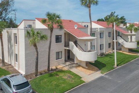 Condominio en Saint Petersburg, Florida, 2 dormitorios № 2112106