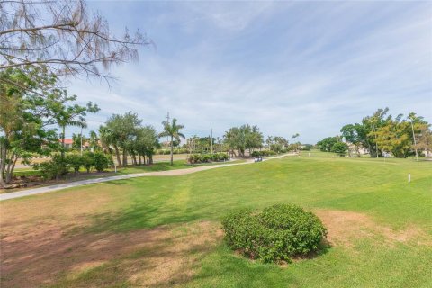 Condominio en venta en Saint Petersburg, Florida, 2 dormitorios, 89.19 m2 № 2112106 - foto 24