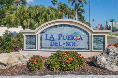 Condominio en venta en Saint Petersburg, Florida, 2 dormitorios, 89.19 m2 № 2112106 - foto 2