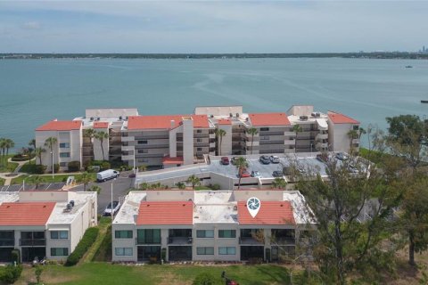 Condominio en venta en Saint Petersburg, Florida, 2 dormitorios, 89.19 m2 № 2112106 - foto 27