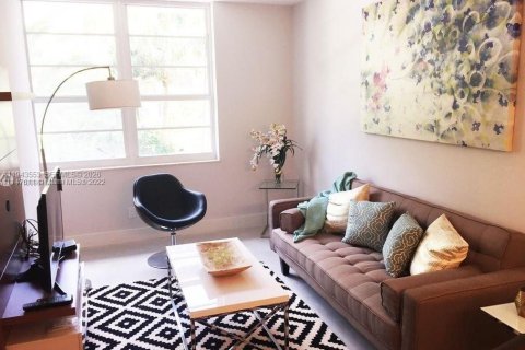 Estudio en el Condominio en Miami Beach, Florida  № 2000336