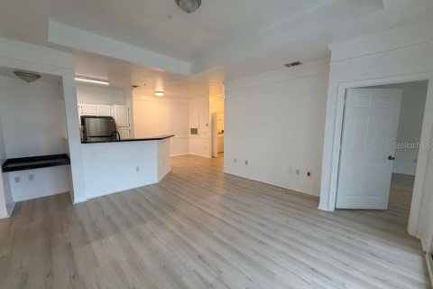 Condo in Orlando, Florida, 3 bedrooms  № 2198924 - photo 6