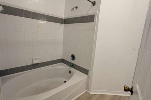 Condo in Orlando, Florida, 3 bedrooms  № 2198924 - photo 13