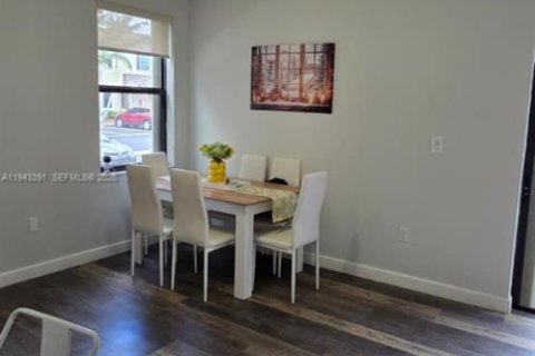 Adosado en venta en Homestead, Florida, 2 dormitorios, 113.71 m2 № 2000305 - foto 14