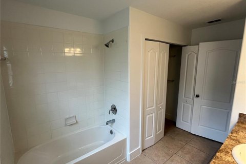 Townhouse in Orlando, Florida 3 bedrooms, 174.84 sq.m. № 2391221 - photo 28