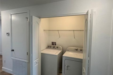 Townhouse in Orlando, Florida 3 bedrooms, 174.84 sq.m. № 2391221 - photo 16