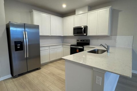 Touwnhouse à louer à Clermont, Floride: 4 chambres, 171.59 m2 № 2427277 - photo 8