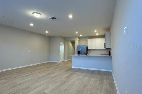 Touwnhouse à louer à Clermont, Floride: 4 chambres, 171.59 m2 № 2427277 - photo 12