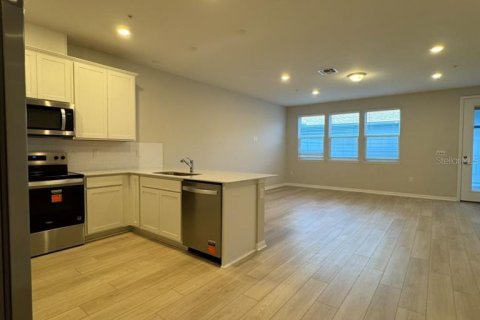 Touwnhouse à louer à Clermont, Floride: 4 chambres, 171.59 m2 № 2427277 - photo 7