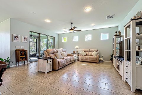 House in Wimauma, Florida 3 bedrooms, 181.9 sq.m. № 1537726 - photo 11