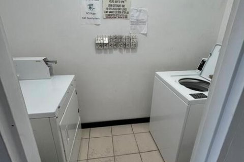 House in Lauderdale-by-the-Sea, Florida 1 bedroom, 61.32 sq.m. № 2083555 - photo 29
