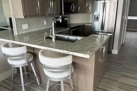 House in Lauderdale-by-the-Sea, Florida 1 bedroom, 61.32 sq.m. № 2083555 - photo 5