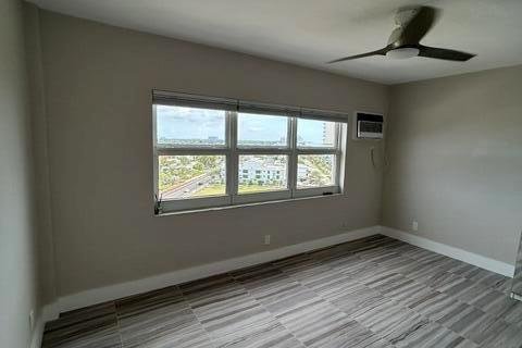 House in Lauderdale-by-the-Sea, Florida 1 bedroom, 61.32 sq.m. № 2083555 - photo 26