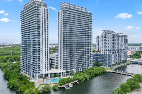Купить кондоминиум в Норт-Майами-Бич, Флорида 3 спальни, 144.65м2, № 1926090 - фото 2