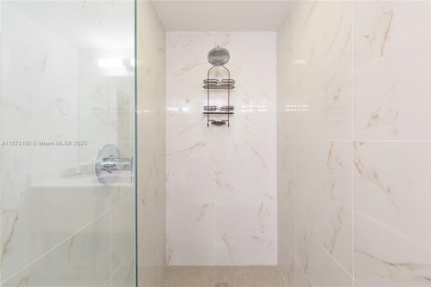 Купить кондоминиум в Норт-Майами-Бич, Флорида 3 спальни, 144.65м2, № 1926090 - фото 17