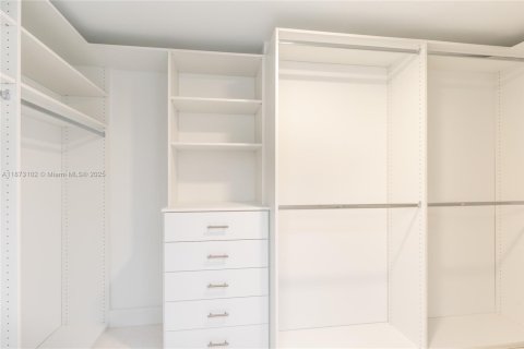 Купить кондоминиум в Норт-Майами-Бич, Флорида 3 спальни, 144.65м2, № 1926090 - фото 18