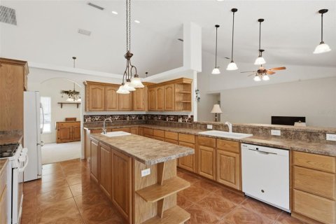 House in De Leon Springs, Florida 3 bedrooms, 207.08 sq.m. № 2120248 - photo 28