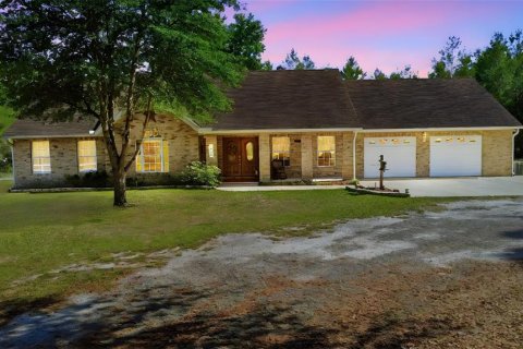 House in De Leon Springs, Florida 3 bedrooms, 207.08 sq.m. № 2120248 - photo 2