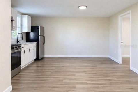 Villa ou maison à louer à Lakeland, Floride: 2 chambres, 83.61 m2 № 2415074 - photo 8