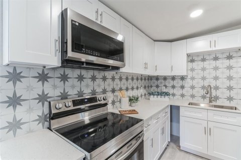 Купить виллу или дом в Тампа, Флорида 3 комнаты, 178.65м2, № 1846533 - фото 13