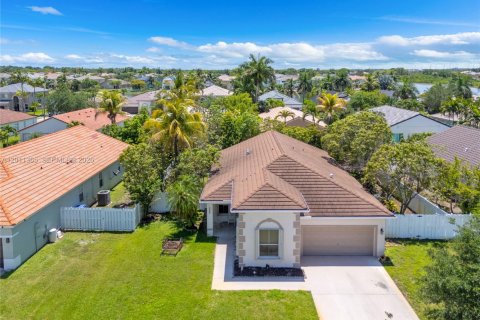 Villa ou maison à vendre à Pembroke Pines, Floride: 3 chambres, 184.97 m2 № 2074970 - photo 23