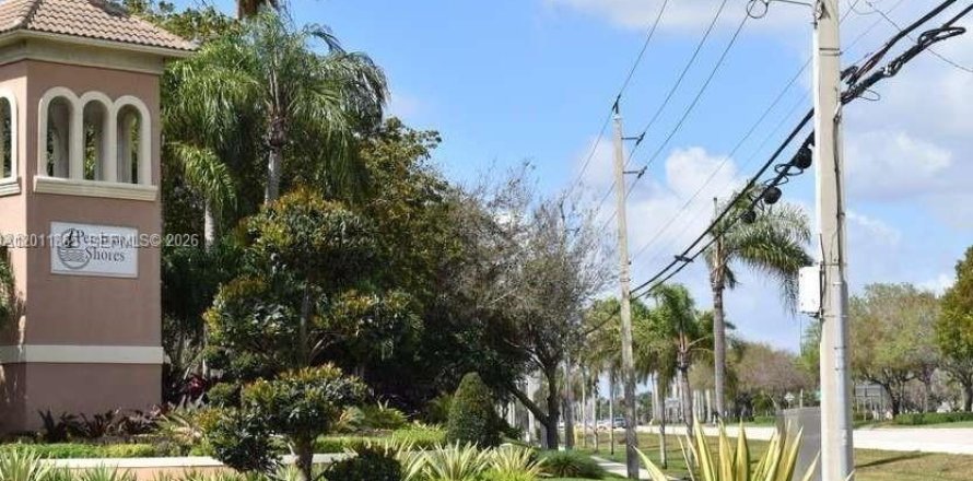 Villa ou maison à Pembroke Pines, Floride 3 chambres, 184.97 m2 № 2074970