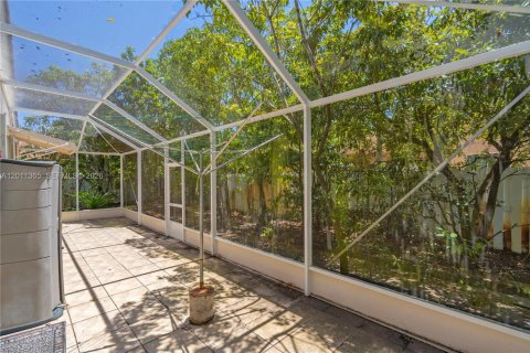 Villa ou maison à vendre à Pembroke Pines, Floride: 3 chambres, 184.97 m2 № 2074970 - photo 19