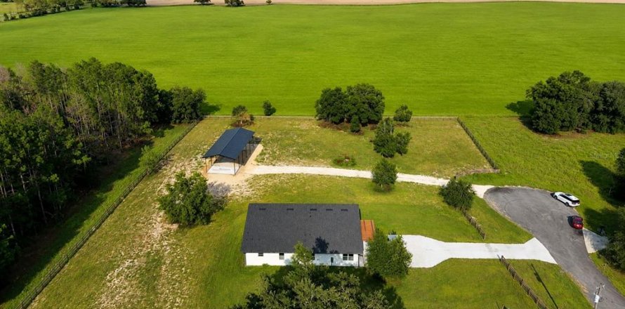 Villa ou maison à Morriston, Floride 4 chambres, 187.29 m2 № 2350148