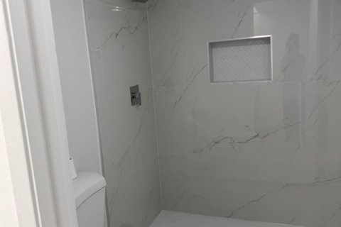 Condominio en venta en Coconut Creek, Florida, 1 dormitorio, 76.09 m2 № 2254539 - foto 12