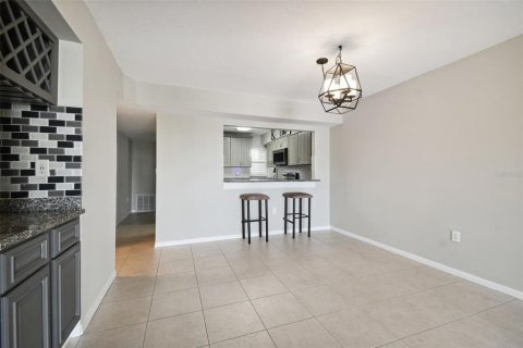 Condo in New Port Richey, Florida, 2 bedrooms № 2143627 - photo 16