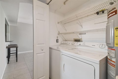 Condo in New Port Richey, Florida, 2 bedrooms № 2143627 - photo 24