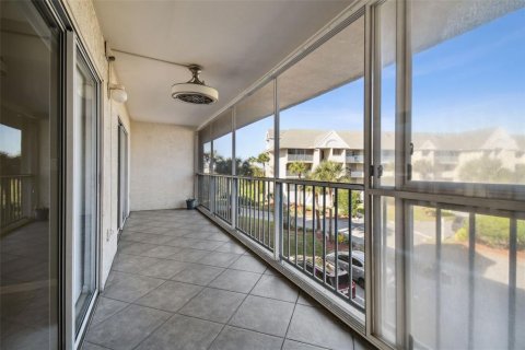 Condo in New Port Richey, Florida, 2 bedrooms № 2143627 - photo 22