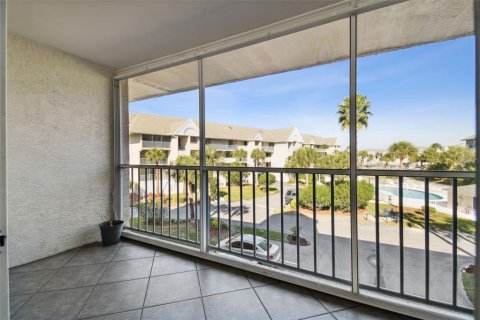 Condo in New Port Richey, Florida, 2 bedrooms № 2143627 - photo 20