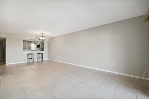 Condo in New Port Richey, Florida, 2 bedrooms № 2143627 - photo 19