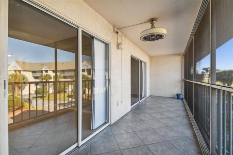 Condo in New Port Richey, Florida, 2 bedrooms № 2143627 - photo 23