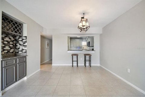 Condo in New Port Richey, Florida, 2 bedrooms № 2143627 - photo 15