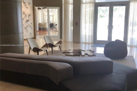 Condo in Bal Harbour, Florida, 1 bedroom  № 1703534 - photo 7