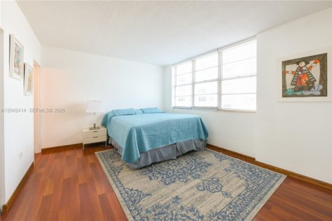 Снять в аренду кондоминиум в Майами, Флорида 2 спальни, 91.97м2, № 2145849 - фото 15